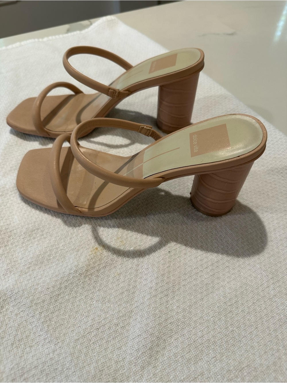 Dolce Vita Womens 3” Strappy Block Heel Sandals in Nude